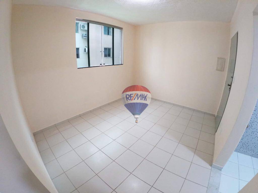 Apartamento à venda com 2 quartos, 42m² - Foto 2