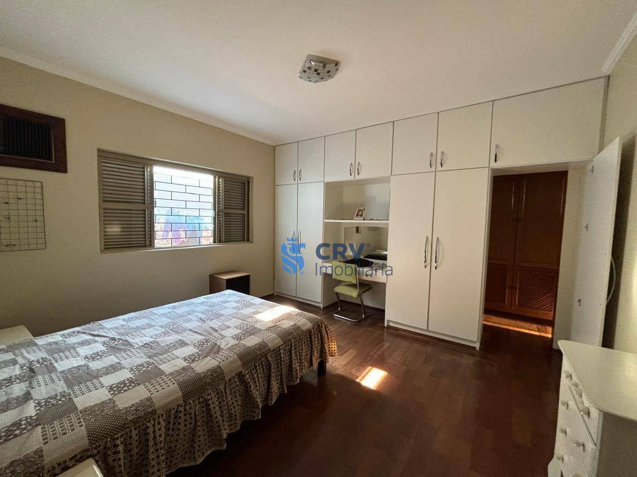 Casa à venda com 4 quartos, 250m² - Foto 5