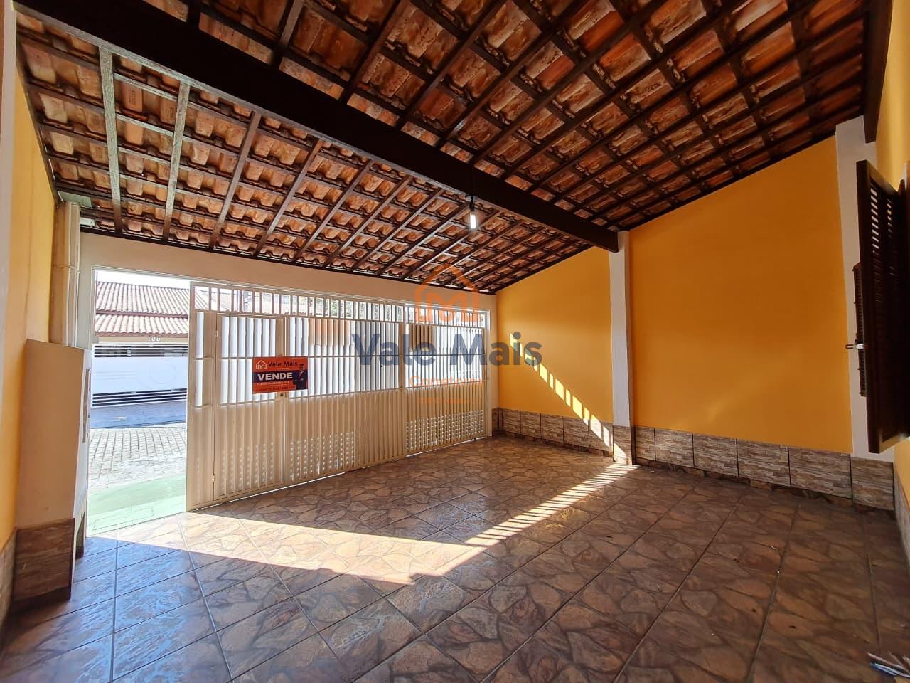 Casa à venda com 2 quartos, 150m² - Foto 1
