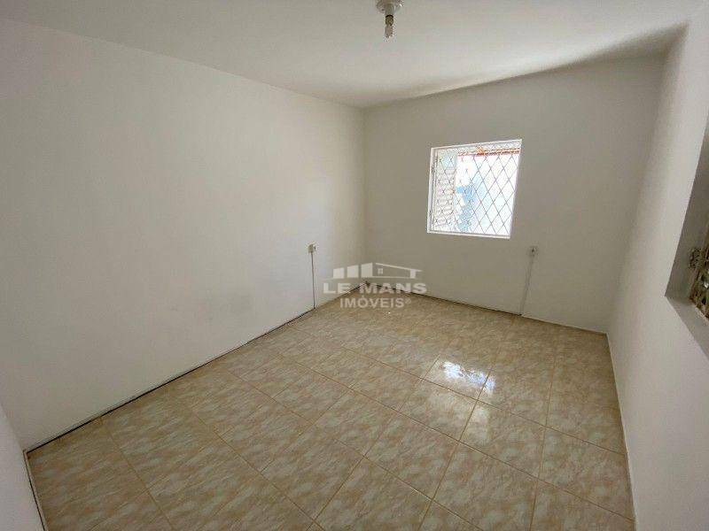 Casa à venda com 4 quartos, 182m² - Foto 8