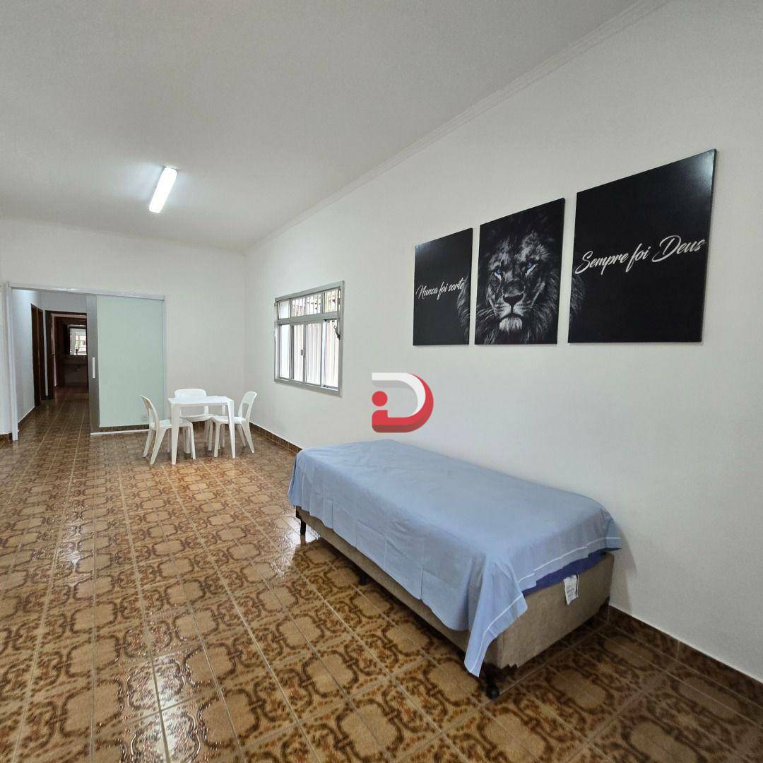 Casa para alugar com 3 quartos, 250m² - Foto 4