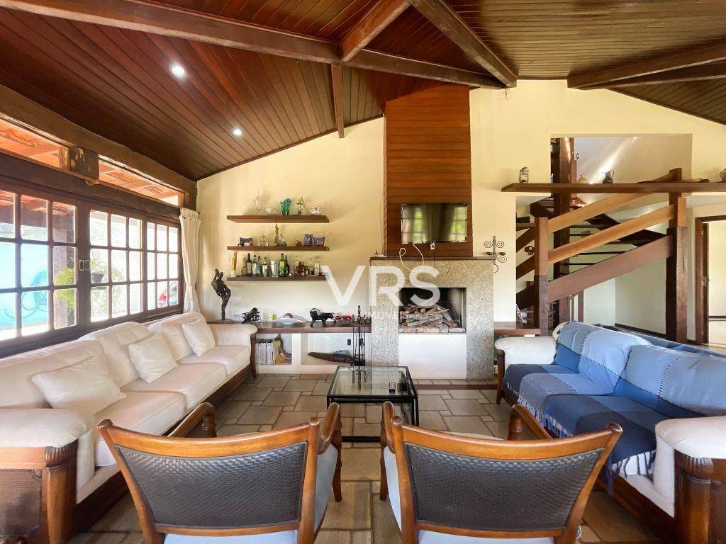 Casa à venda com 5 quartos, 220m² - Foto 21