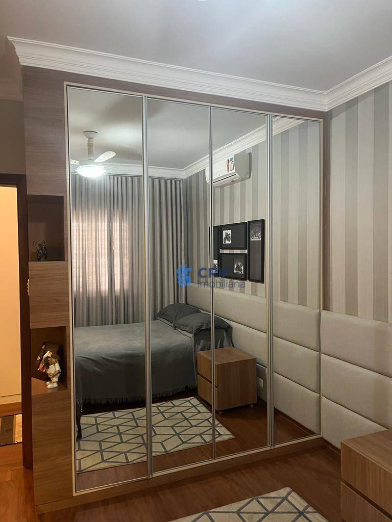 Sobrado à venda com 3 quartos, 246m² - Foto 47