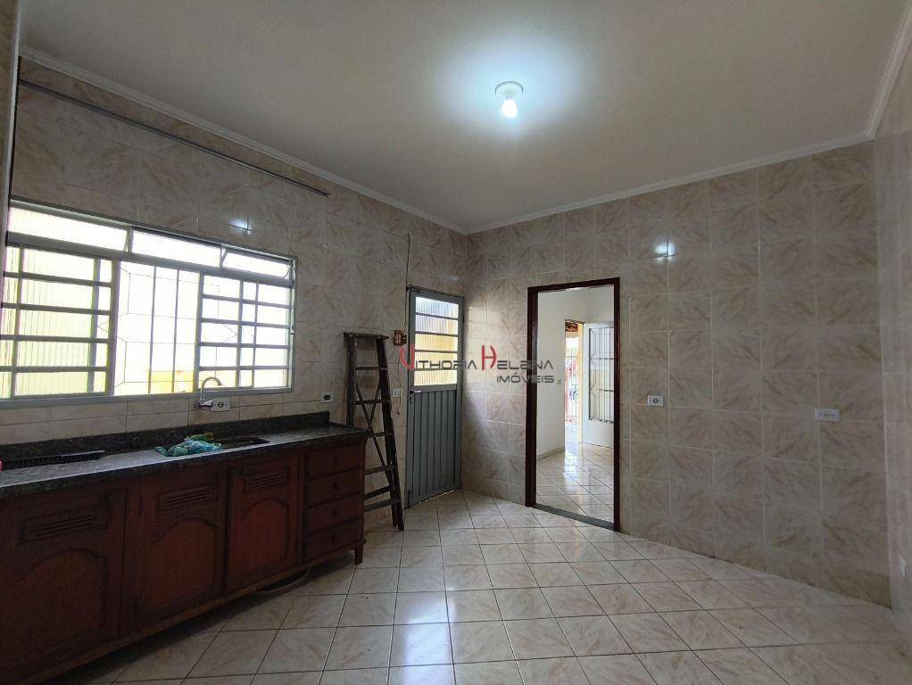 Casa para alugar com 3 quartos, 130m² - Foto 6