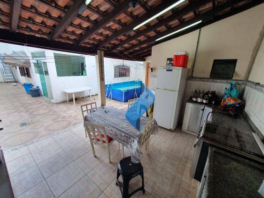 Casa à venda com 4 quartos, 264m² - Foto 14