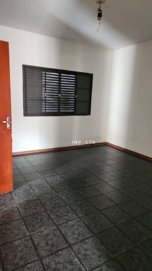 Casa à venda com 4 quartos, 219m² - Foto 12