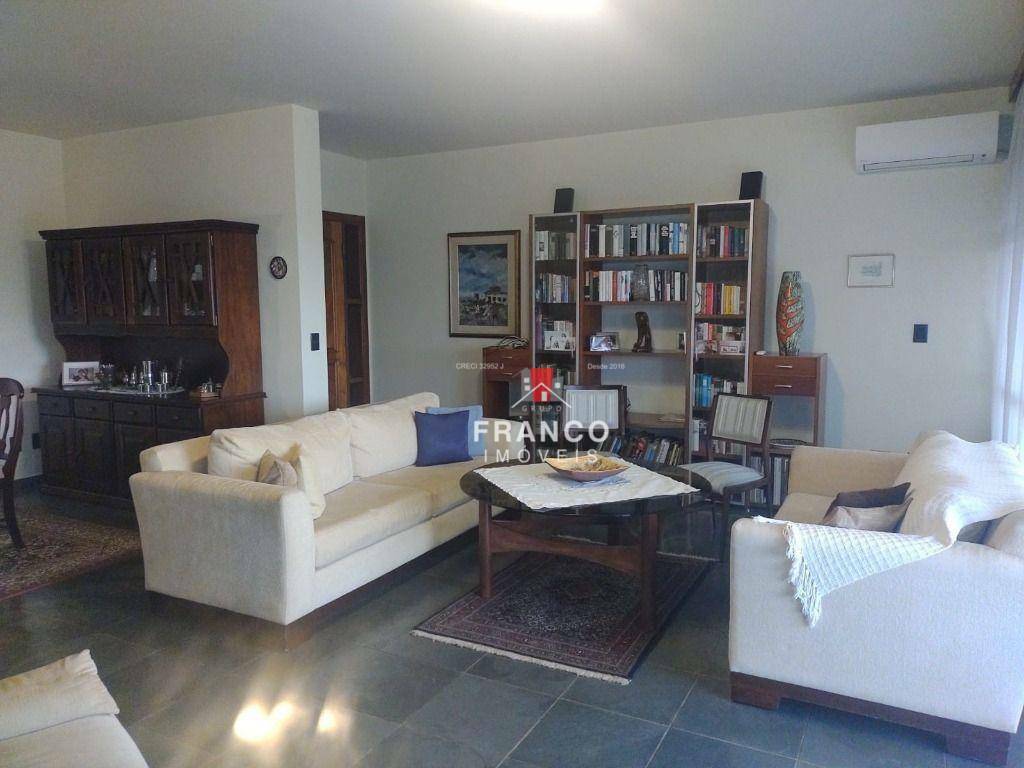 Apartamento para alugar com 3 quartos, 242m² - Foto 5