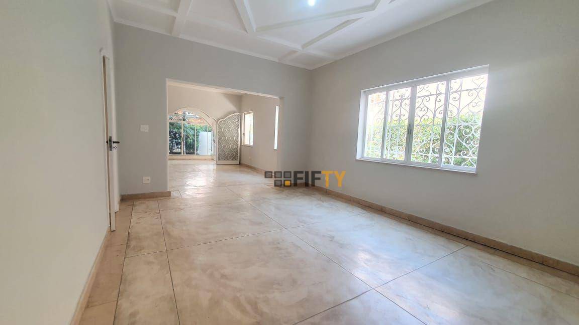 Casa para alugar com 4 quartos, 450m² - Foto 11