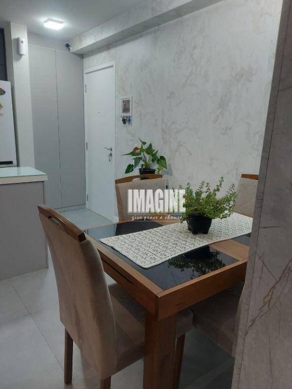 Apartamento à venda com 2 quartos, 62m² - Foto 3