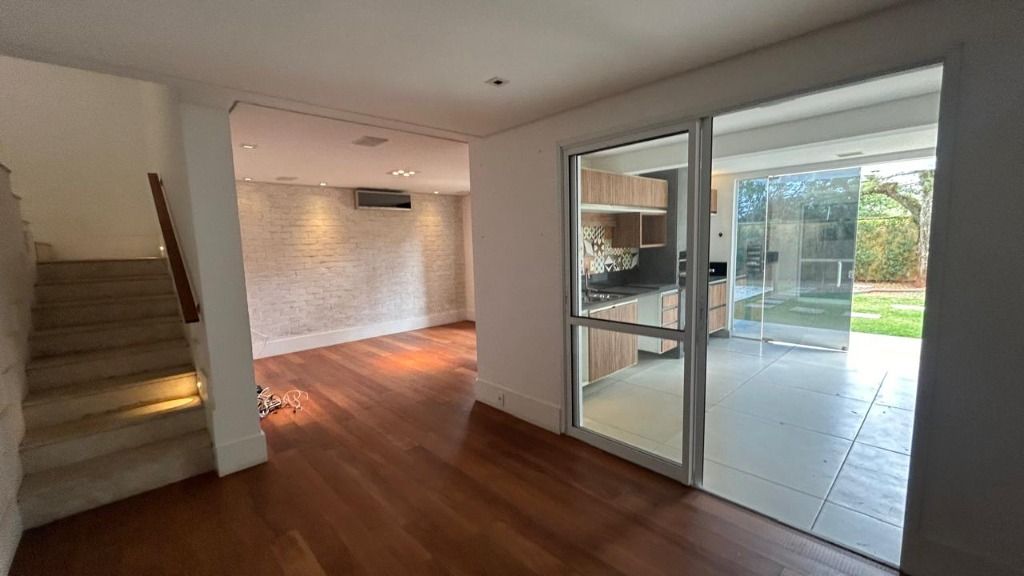 Casa de Condomínio para alugar com 3 quartos, 280m² - Foto 16