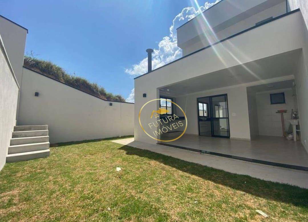 Casa à venda com 3 quartos, 143m² - Foto 1