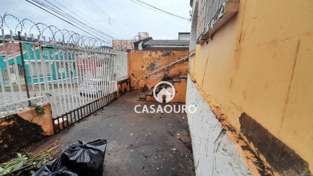 Casa à venda com 3 quartos, 110m² - Foto 4