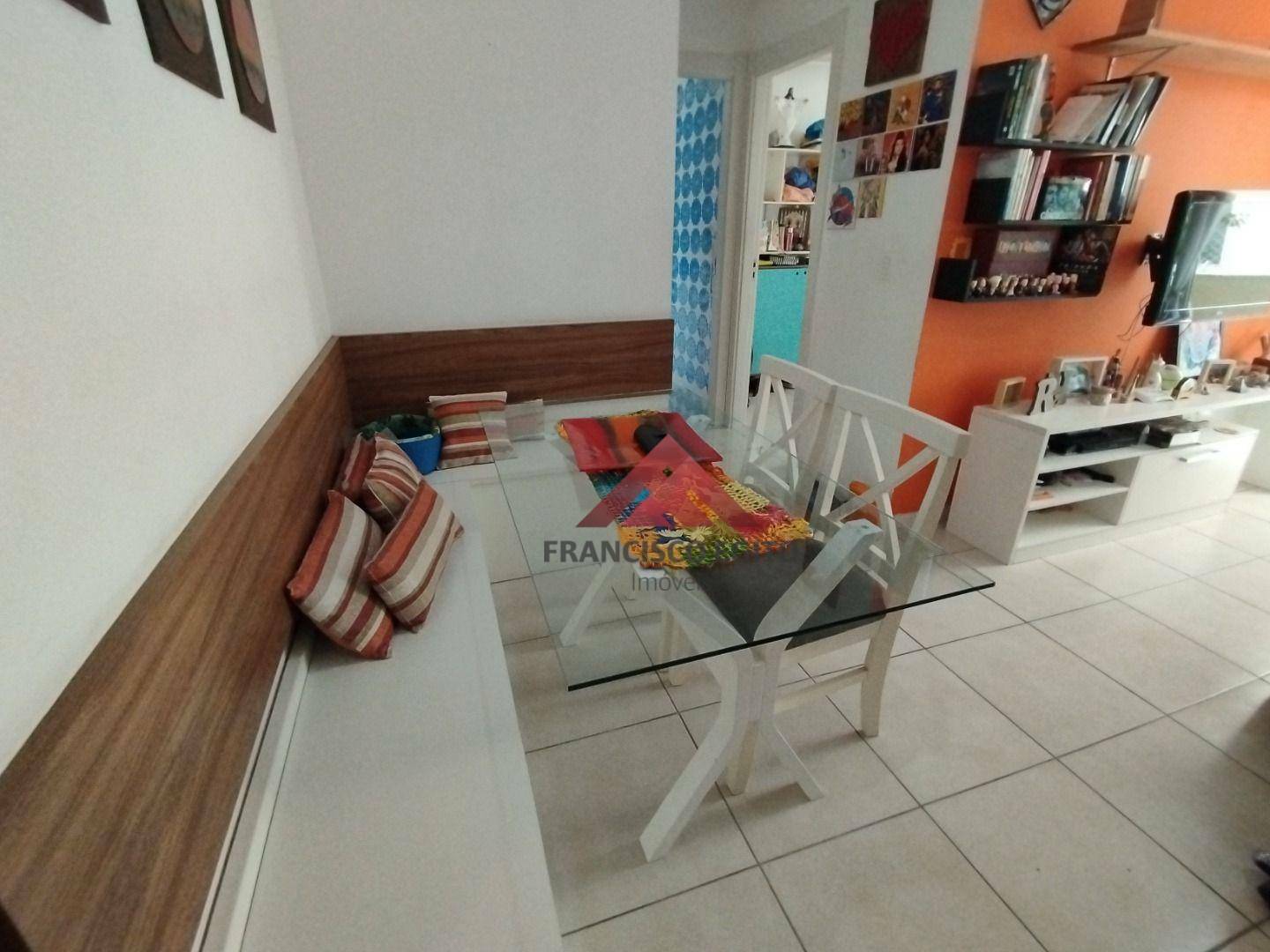 Apartamento à venda com 2 quartos, 62m² - Foto 2