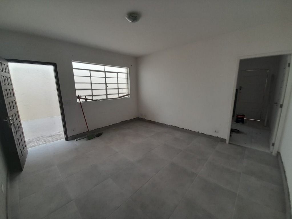 Casa à venda com 1 quarto, 60m² - Foto 2