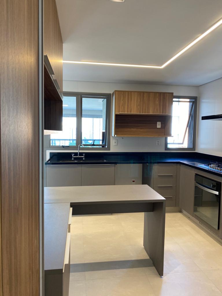 Apartamento à venda com 4 quartos, 193m² - Foto 5