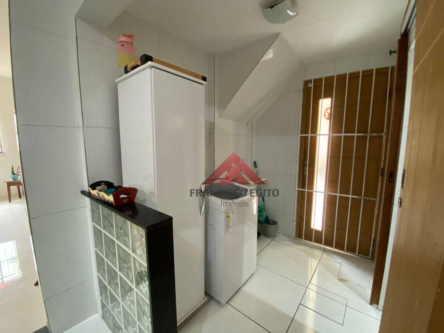 Casa à venda com 2 quartos, 80m² - Foto 10