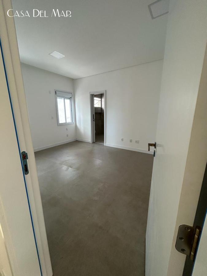 Casa à venda com 2 quartos, 128m² - Foto 11