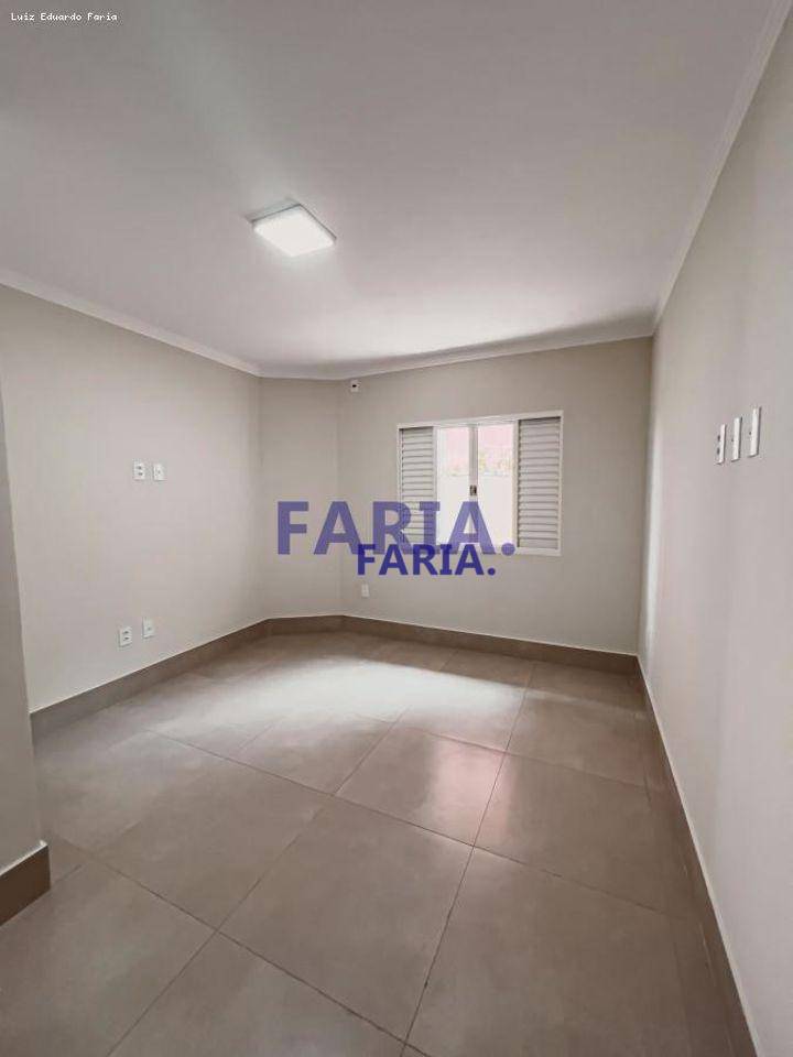 Casa à venda com 2 quartos, 260m² - Foto 14