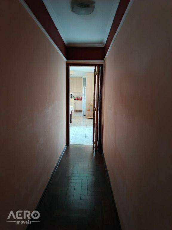 Casa à venda com 4 quartos, 184m² - Foto 4