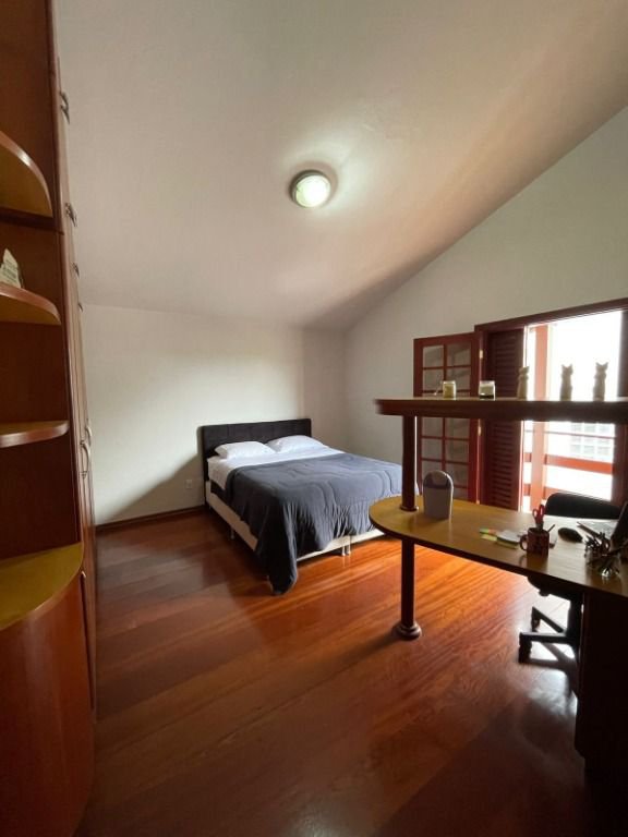 Casa de Condomínio à venda com 4 quartos, 380m² - Foto 11