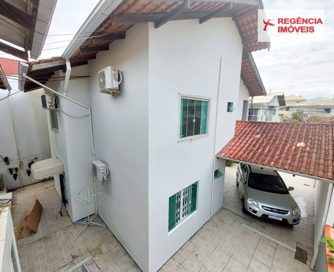 Casa à venda com 7 quartos, 300m² - Foto 25