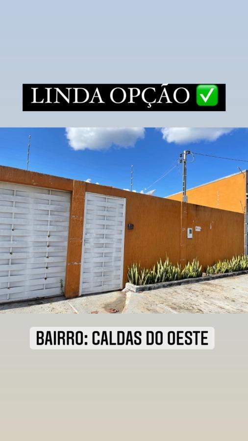 Casa à venda com 3 quartos, 250m² - Foto 1