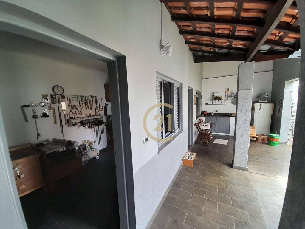 Casa à venda com 5 quartos, 208m² - Foto 16