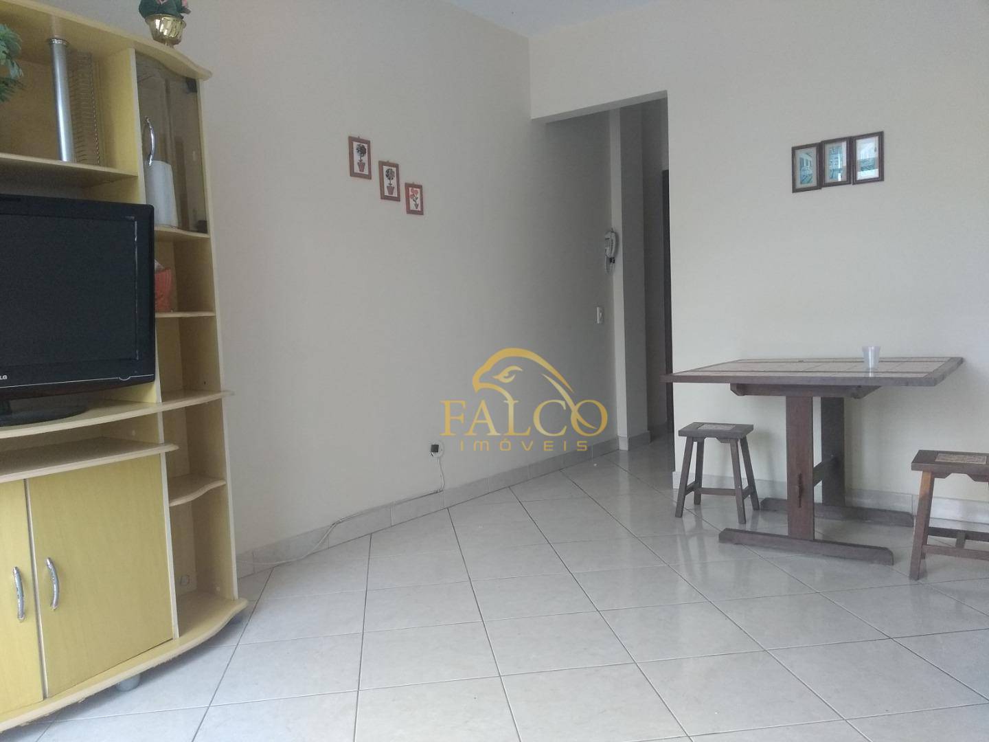 Apartamento à venda com 2 quartos, 70m² - Foto 2