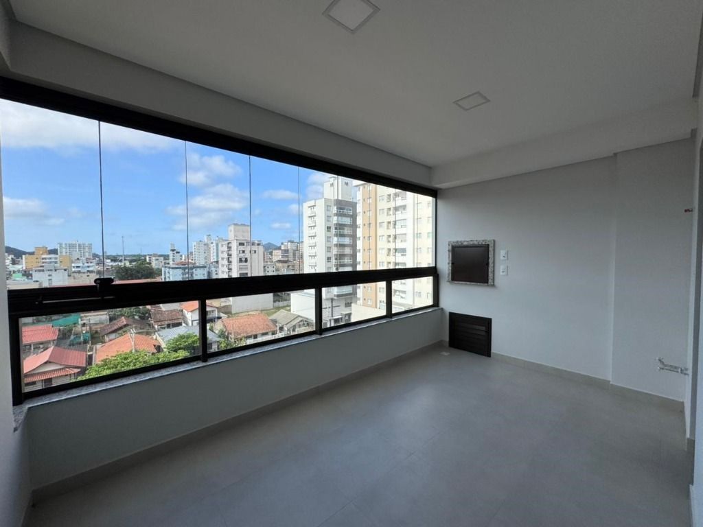 Apartamento à venda com 3 quartos, 10492m² - Foto 4