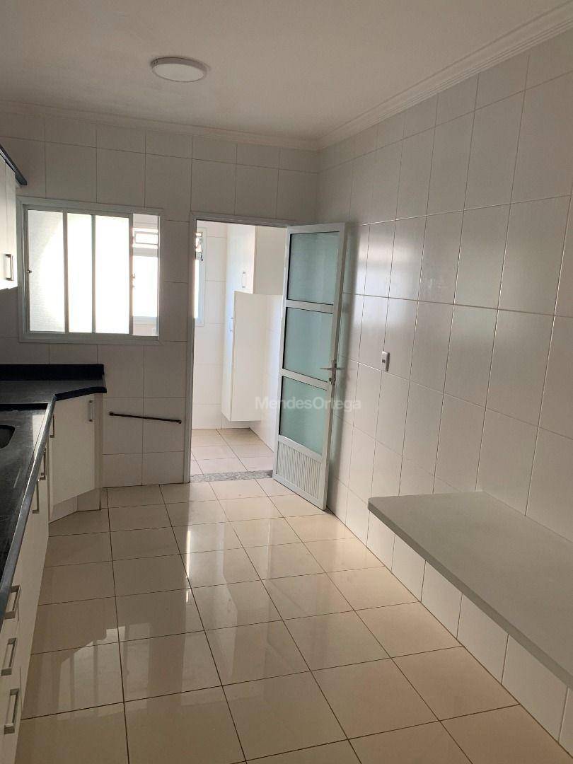 Apartamento à venda com 3 quartos, 104m² - Foto 7