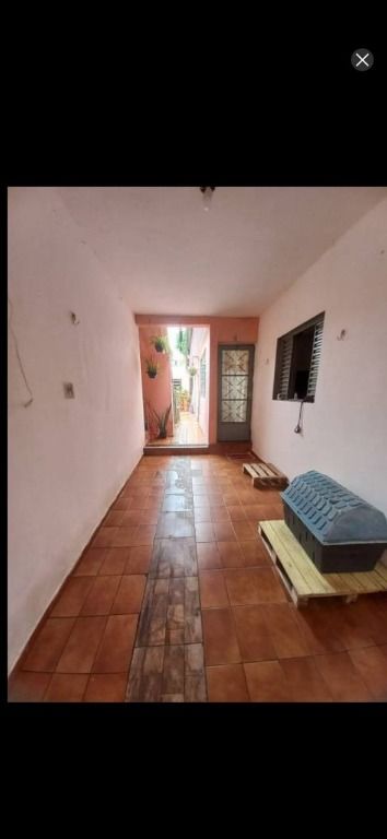 Casa à venda com 2 quartos, 100m² - Foto 1