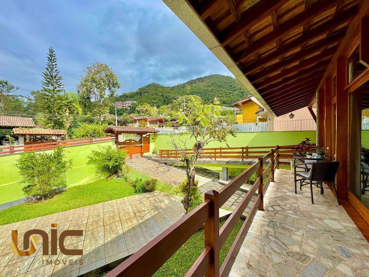 Casa à venda com 4 quartos, 220m² - Foto 6