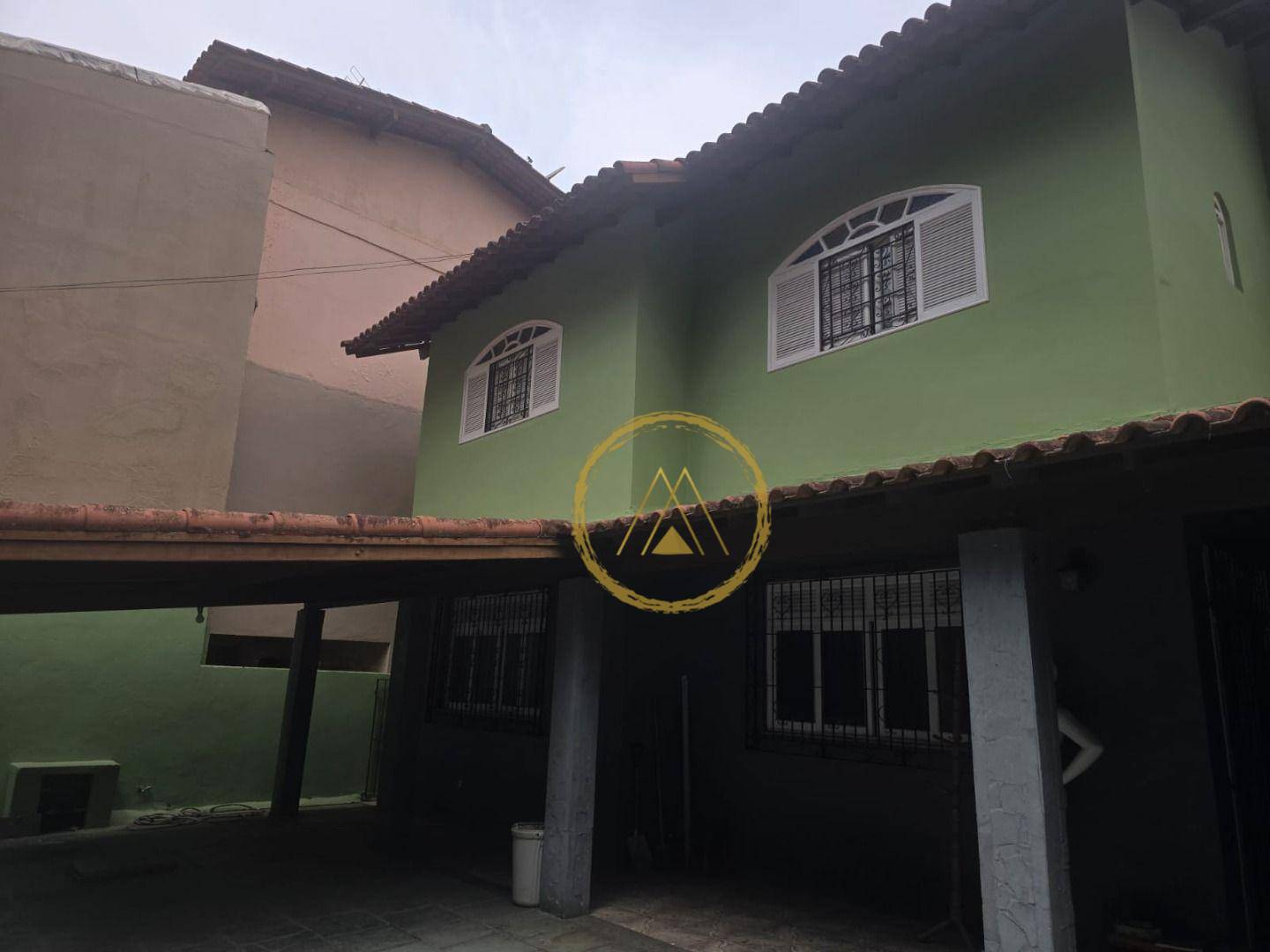 Casa à venda e aluguel com 4 quartos, 230m² - Foto 4