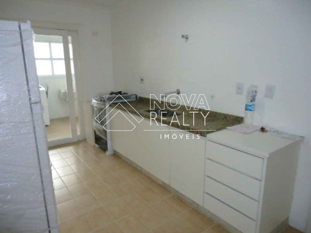 Apartamento para alugar com 3 quartos, 161m² - Foto 17