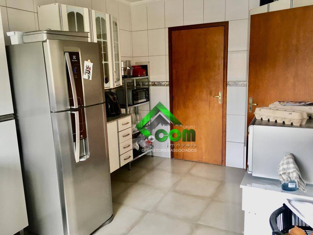 Casa à venda com 4 quartos, 320m² - Foto 12