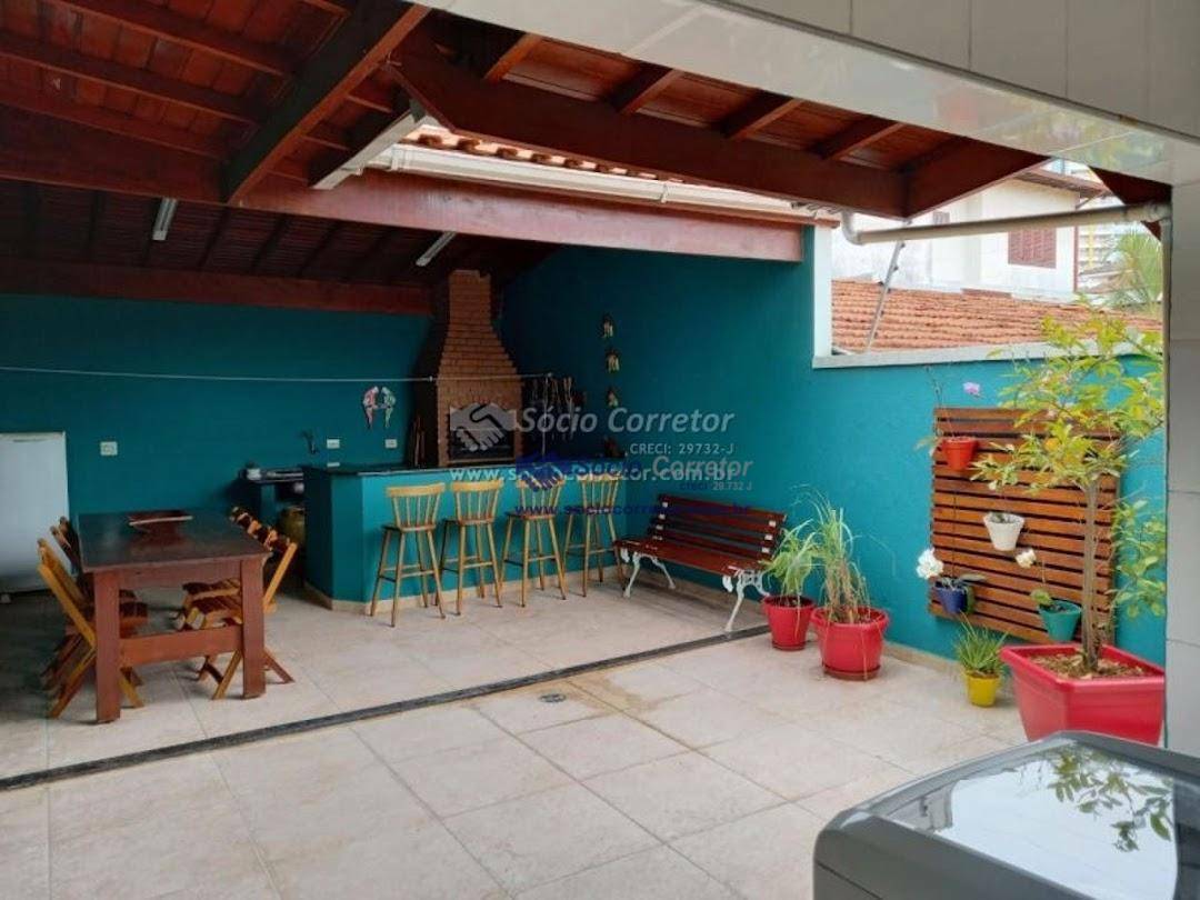 Casa à venda com 4 quartos, 220m² - Foto 13