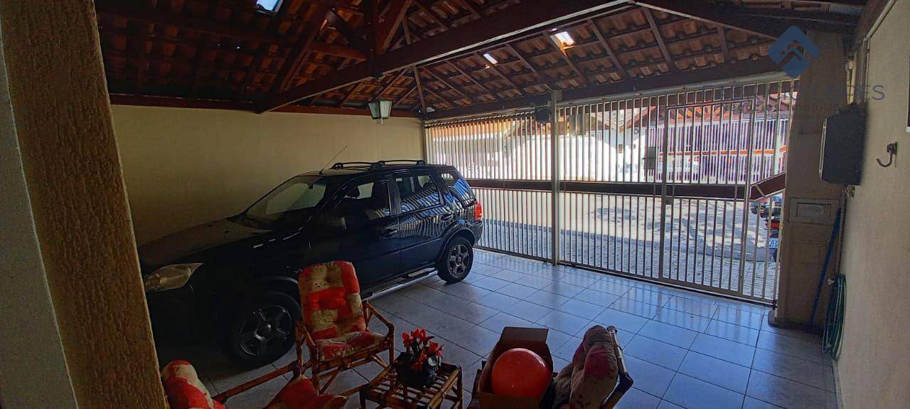 Casa à venda com 3 quartos, 150m² - Foto 1