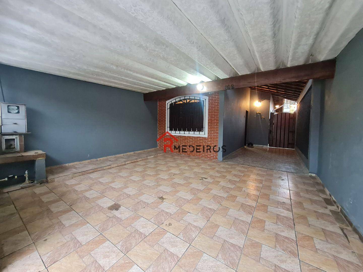 Casa à venda com 3 quartos, 100m² - Foto 1