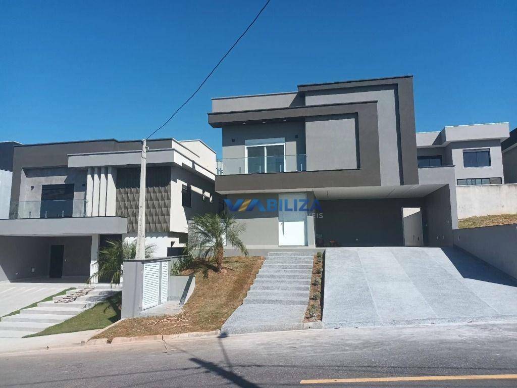 Sobrado à venda com 4 quartos, 285m² - Foto 1