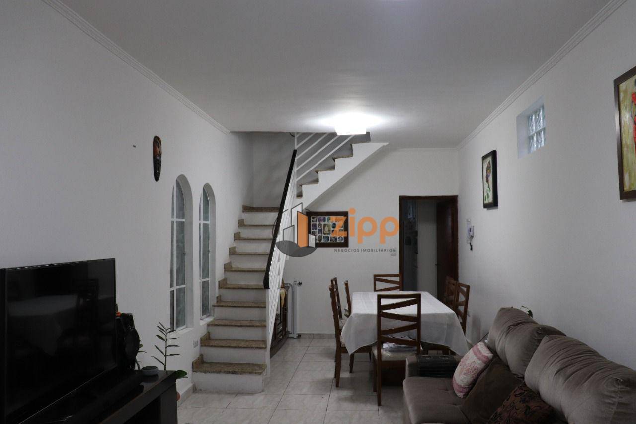 Sobrado à venda com 3 quartos, 214m² - Foto 1