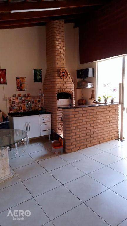 Casa à venda com 3 quartos, 107m² - Foto 15