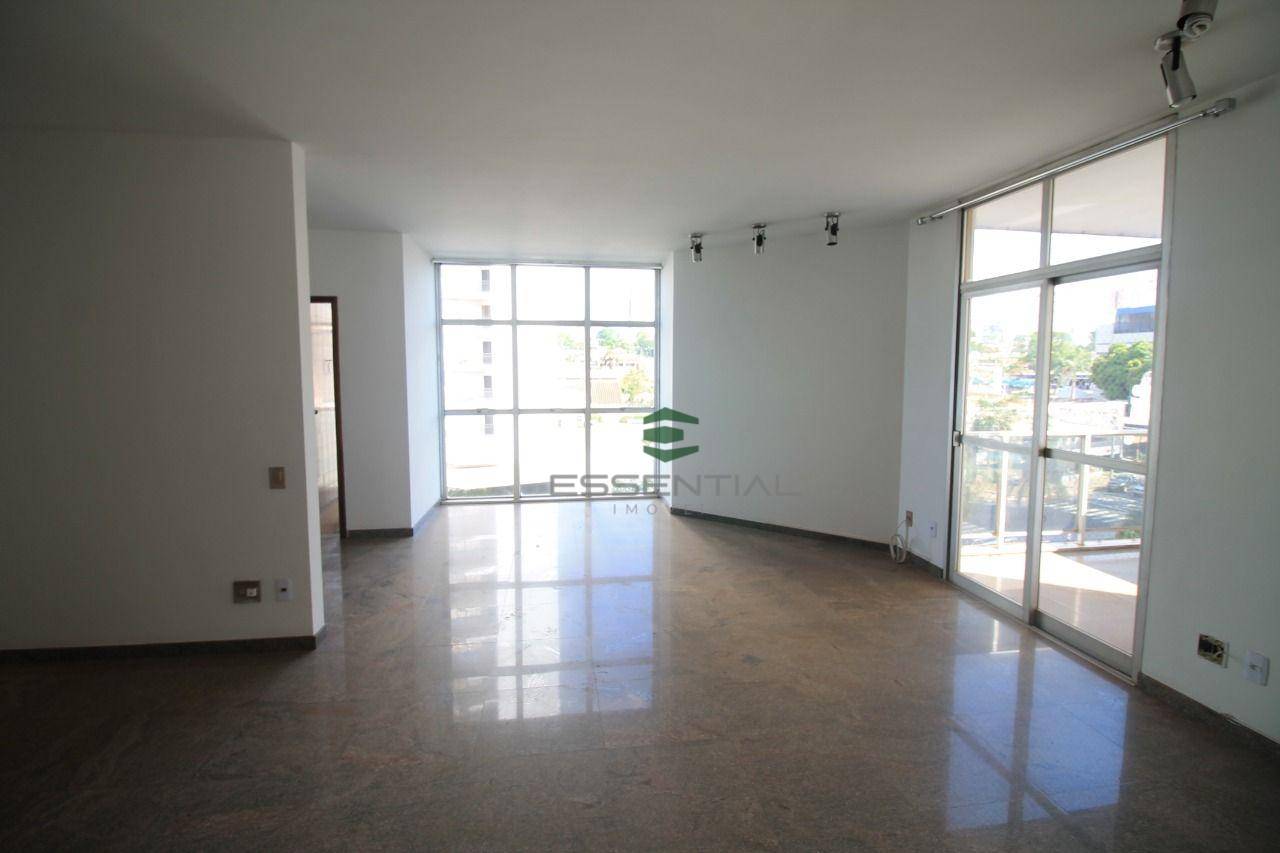 Apartamento à venda com 3 quartos, 158m² - Foto 2