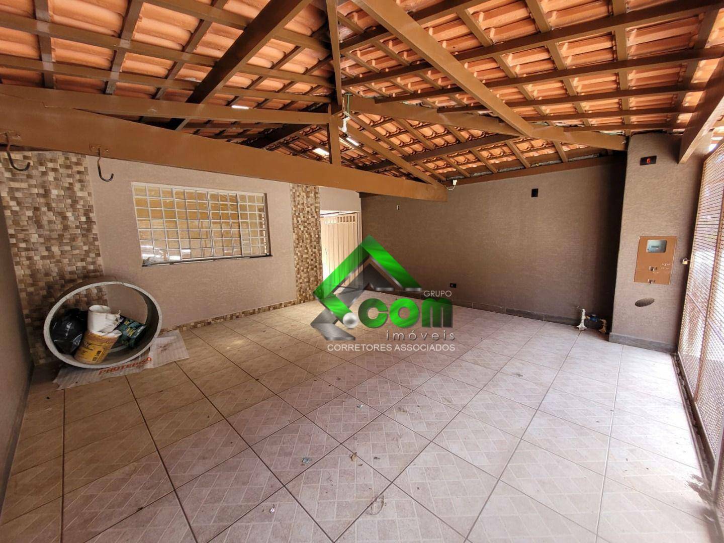 Casa à venda e aluguel com 3 quartos, 170m² - Foto 2