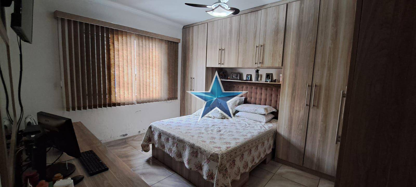 Casa à venda com 4 quartos, 230m² - Foto 16