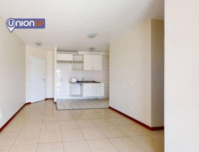 Apartamento à venda com 2 quartos, 58m² - Foto 2