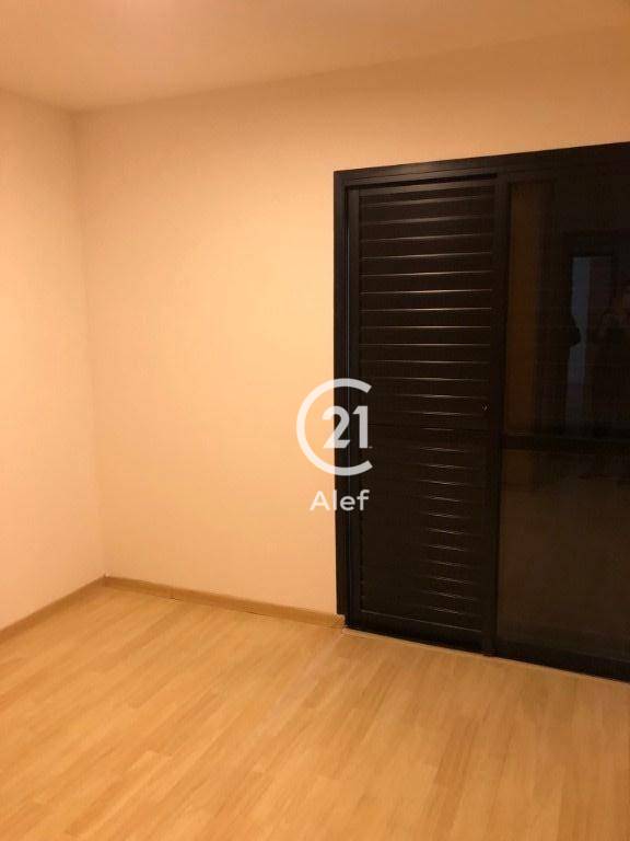 Apartamento para alugar com 3 quartos, 110m² - Foto 8