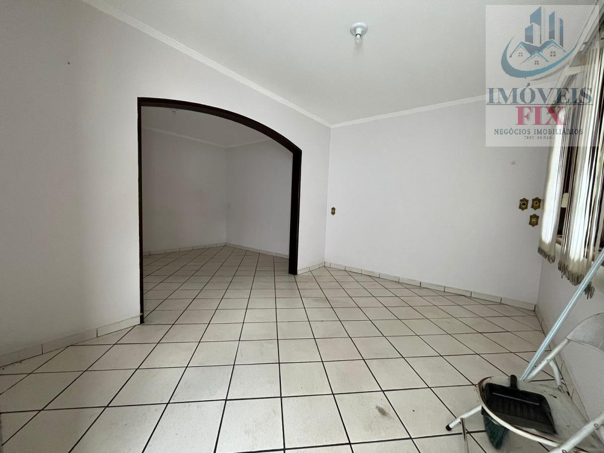 Casa à venda com 3 quartos, 195m² - Foto 5