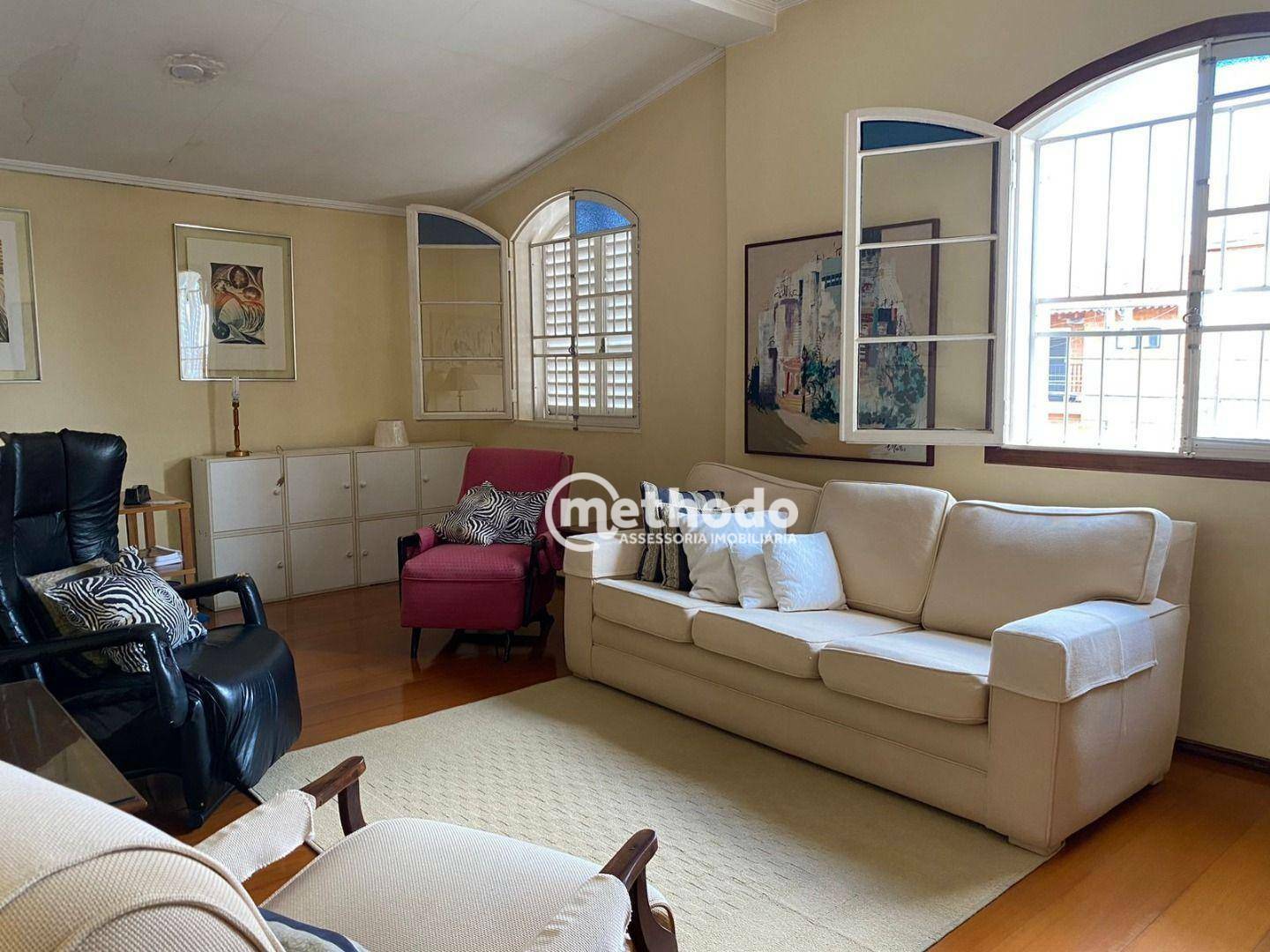 Casa à venda com 3 quartos, 227m² - Foto 11