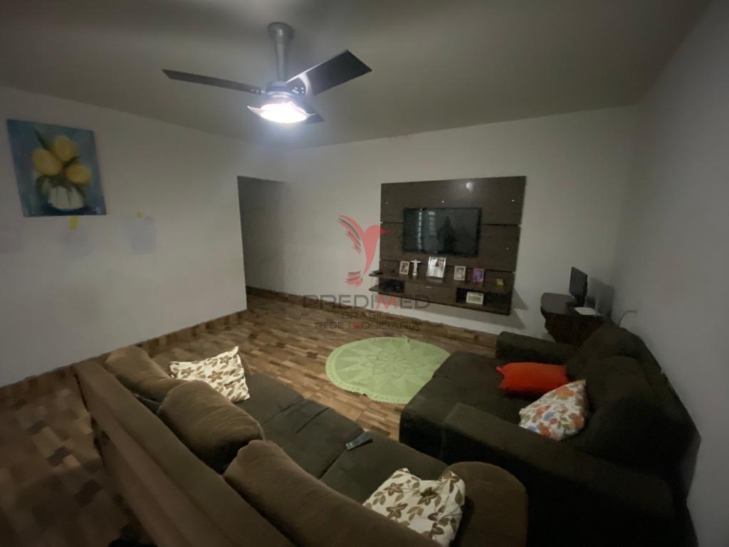 Casa à venda com 3 quartos, 270m² - Foto 1