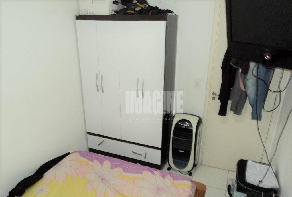 Apartamento à venda com 3 quartos, 70m² - Foto 4